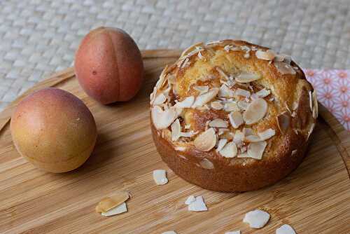 Moelleux aux abricots et amandes effilées