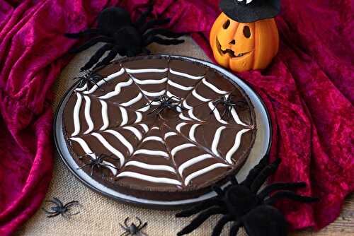 Tarte toile d'araignée au chocolat pour Halloween
