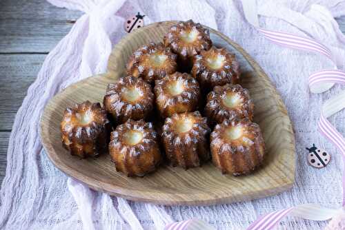 Cannelés bordelais