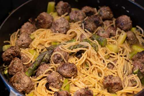 One pot pasta boulettes de viande asperges