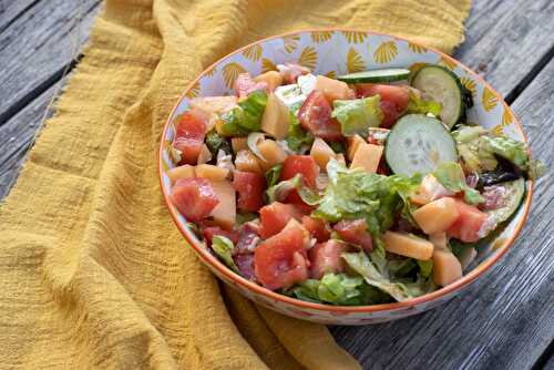 Salade concombre tomates melon et mozzarella