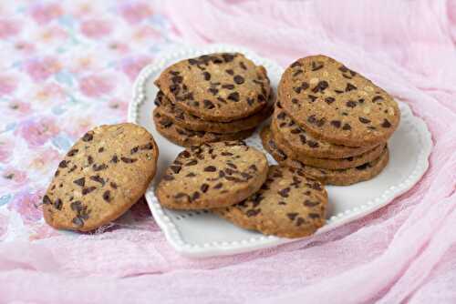 Sablés chocolat au lait, noisettes et pignons