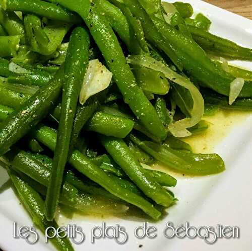 Haricots verts sautés à l'ail et à l'oignon