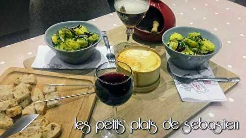 Mont d'Or et salade de patates aux oignons rouges - Les petits plats de Sébastien