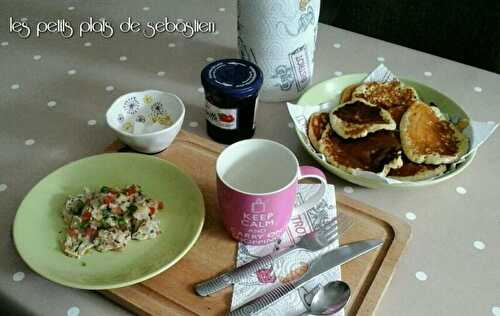 Pancakes et omelette au petit déjeuner