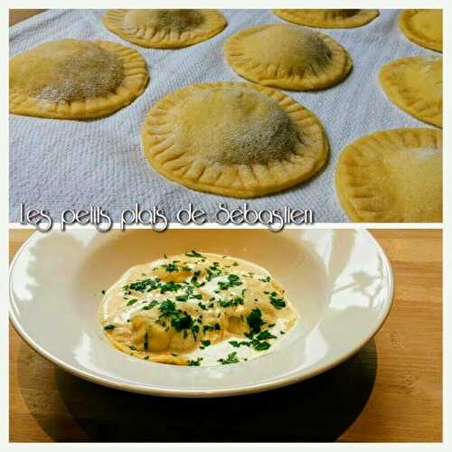 Ravioles à la fondue de poireaux et sauce au parmesan