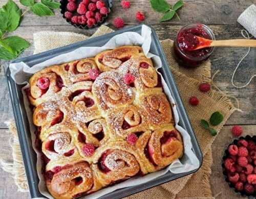 Brioche roulée aux framboises