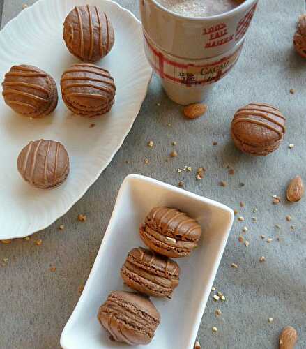 Macarons au chocolat au lait et praliné