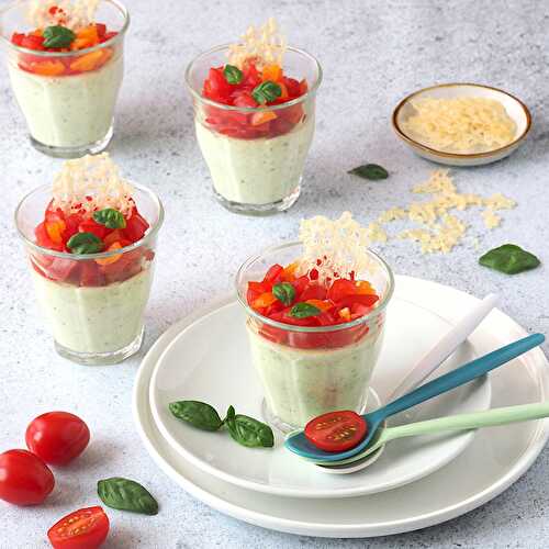 Panna cotta de courgettes, tomates et tuile de parmesan