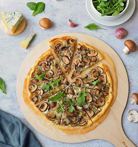 Tarte fine aux champignons et fourme de Montbrison