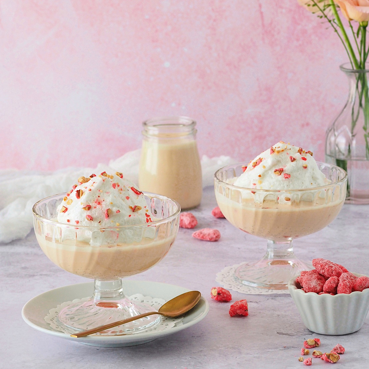 Iles flottantes aux pralines roses (cuisson au micro-onde)