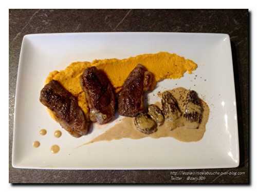 Aiguillettes de canard flambées au cognac ,purée de patates douces à l'orange et crème aux morilles