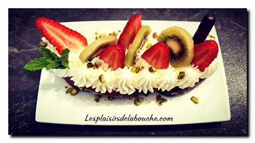 Brioche poêlée fraises kiwi et Chantilly