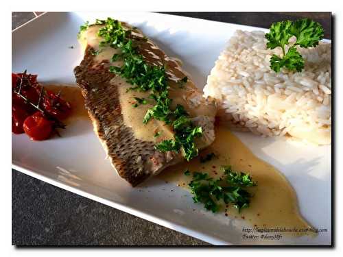 Filet de lavaret au beurre blanc , tomates confites et riz pilaf