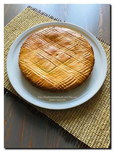 Gâteau basque à la confiture de fraise et framboise