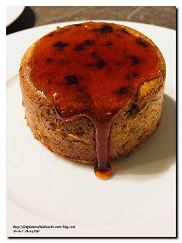 Pudding aux raisins sec et caramel liquide