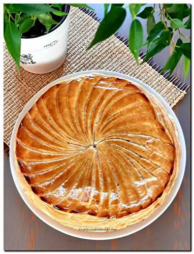 Galette des rois au chocolat et pâte feuilletée  maison.