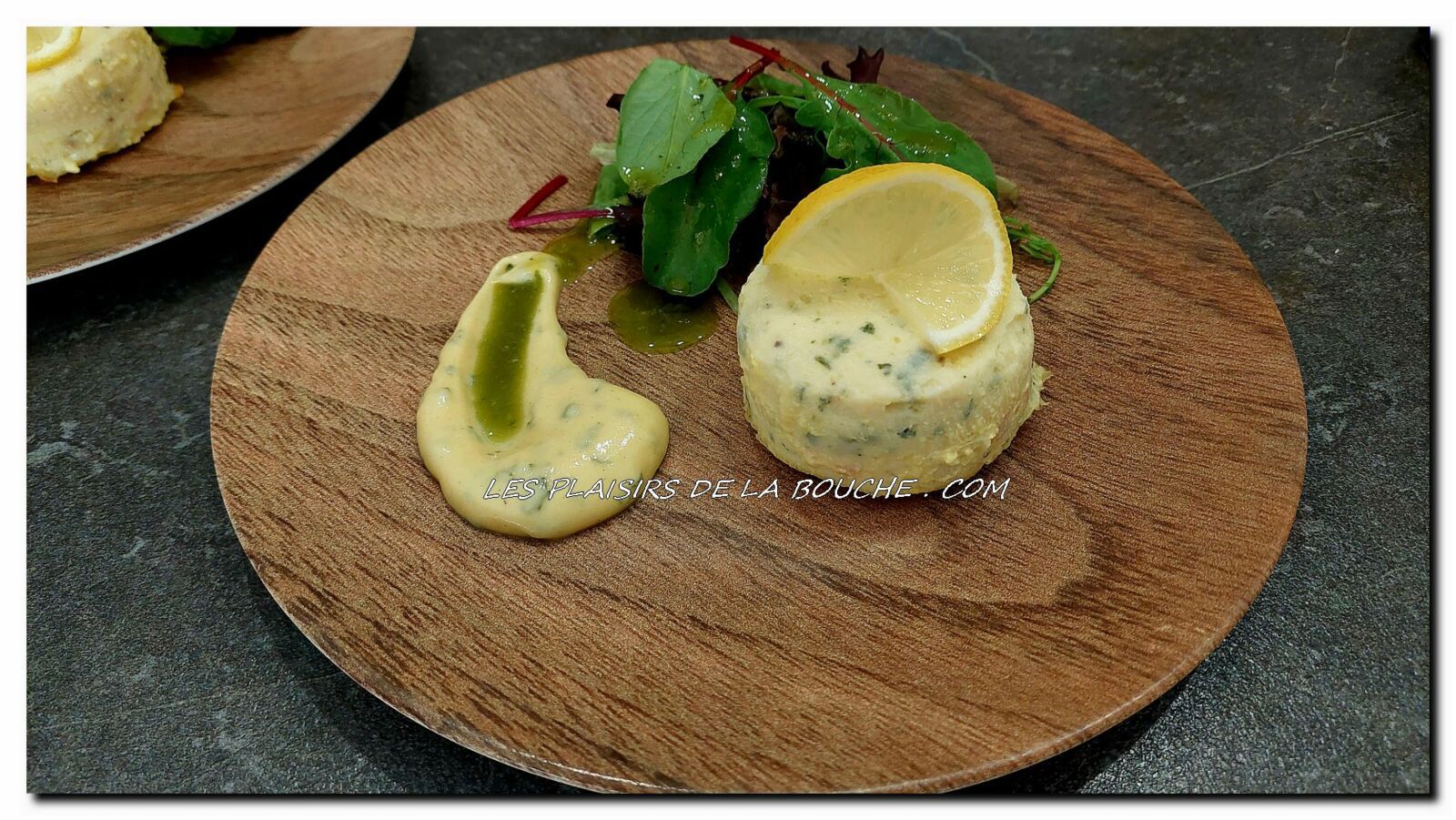 Terrine aux poissons, vinaigrette au basilic.