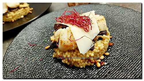 Saint-Jacques snackées sur un risotto de perles aux champignons