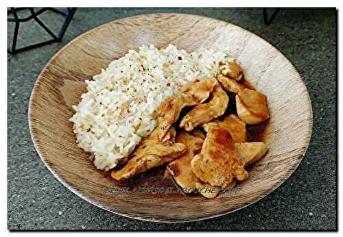 Aiguillettes de poulet accompagnées de riz Riz long grain jasmin cuit à la façon pilaf.