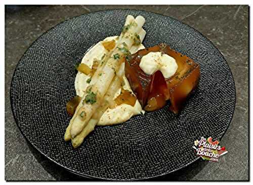 Aspics aux œufs mollets, asperges et mayonnaise mousseline
