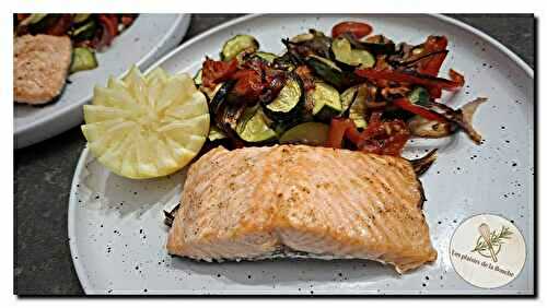 Saumon et légumes rôtis au four