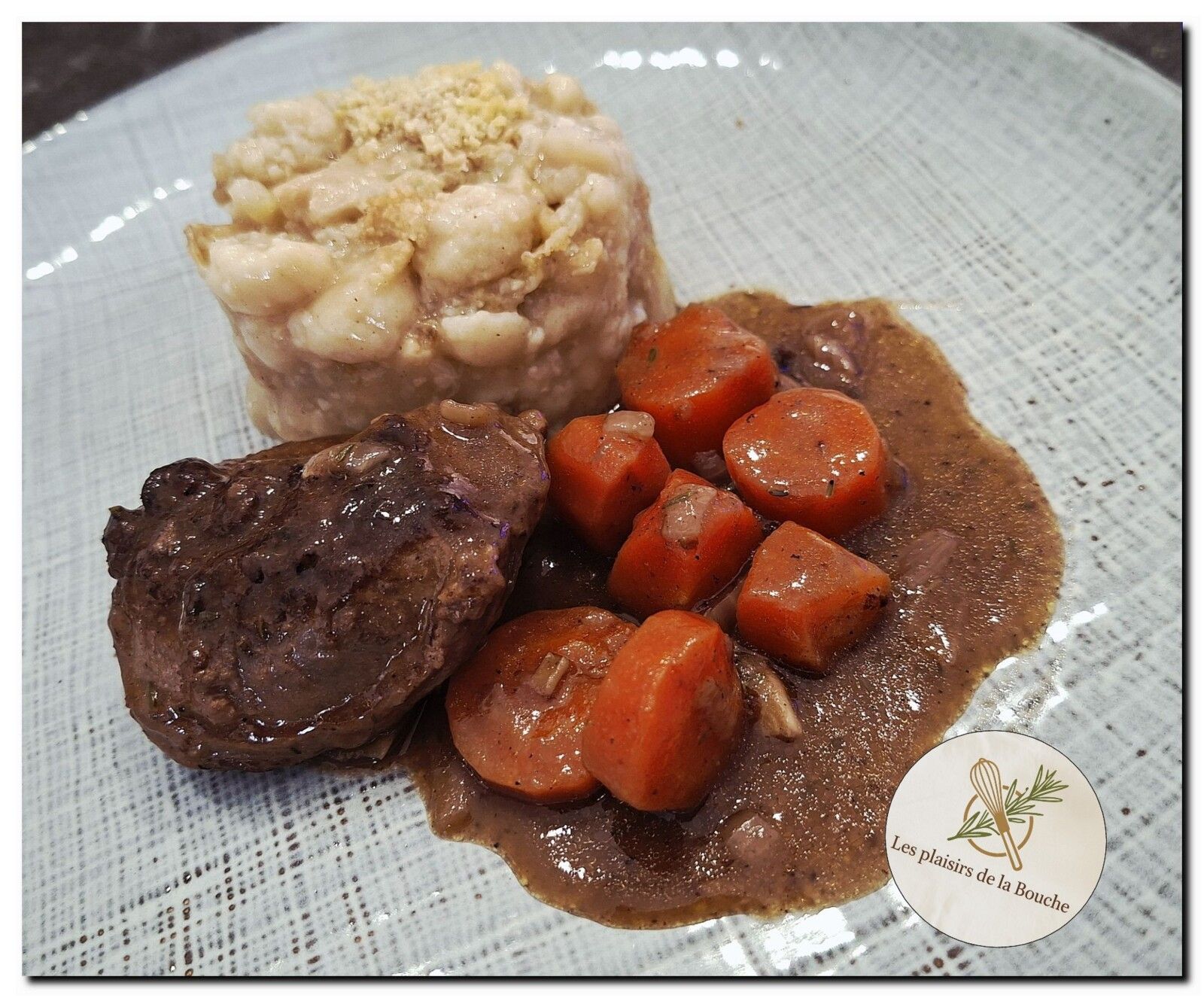 Joues de porc confites au rouge