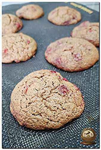 Cookies moelleux au cacao et framboises