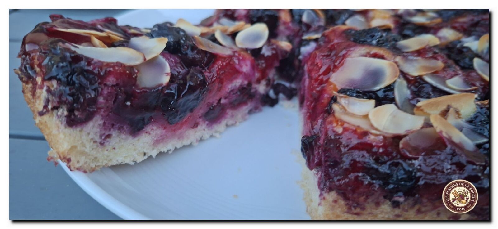 Focaccia aux fruits rouges