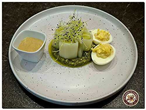 Poireau vinaigrette, pesto de vert de poireau et œuf mimosa