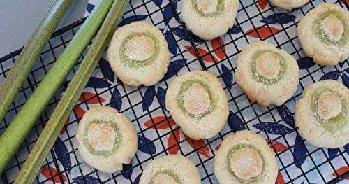 Biscuits fourrés à la rhubarbe