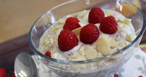 Déjeuner santé au cottage, yogourt et framboises