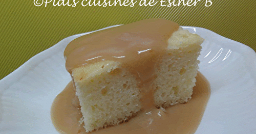 Gâteau blanc et sauce caramel style St-Hubert