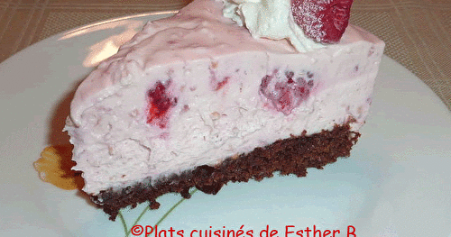 Gâteau mousse aux framboises (avec base chocolatée)