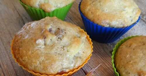 Muffins à la rhubarbe et pacanes