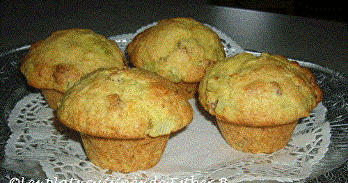 Muffins à la rhubarbe, orange et pacanes
