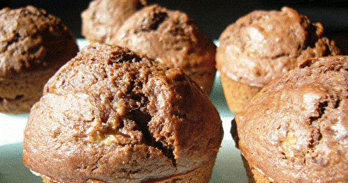 Muffins au cacao, à la banane et aux noix