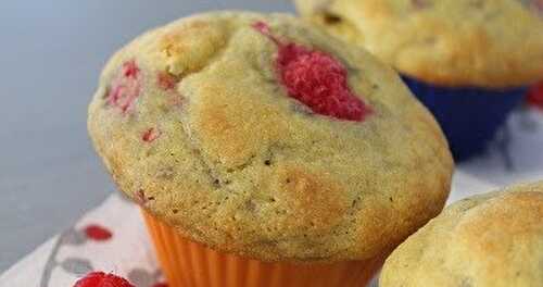 Muffins aux framboises et à la farine de maïs