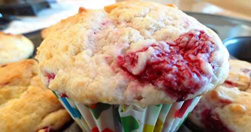 Muffins aux framboises et crème sure