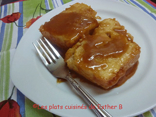 Pain doré aux poires caramélisées