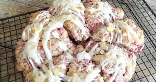 Scones à la framboise et aux amandes 