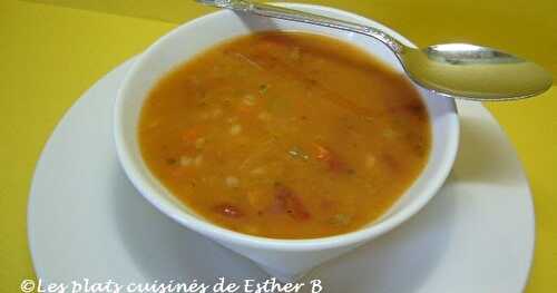 Soupe à  l' orge et  tomates