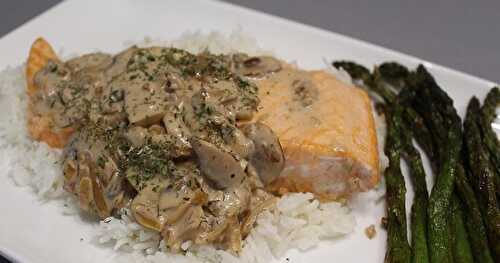 Filets de saumon, sauce aux champignons, vin blanc et aneth 