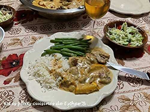  Poulet en sauce crémeuse à l’orange et aux fruits séchés