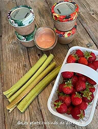 Beurre de rhubarbe et de fraises à l’érable