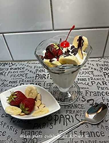Sundae au yogourt et au chocolat