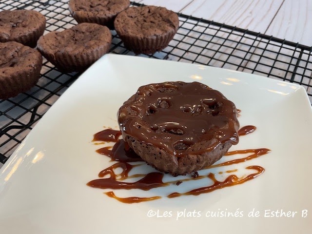  Brownies avec sauce caramel salé