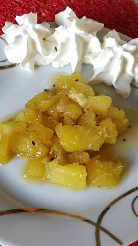 Ananas caramélisé et chantilly au sirop d'érable - Les plats de Véro