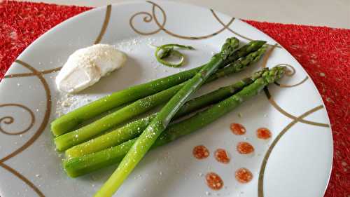 Asperges de Provence et glace à la brousse