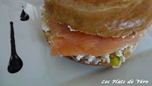 BAGELS AU CHEVRE ET SAUMON FUME